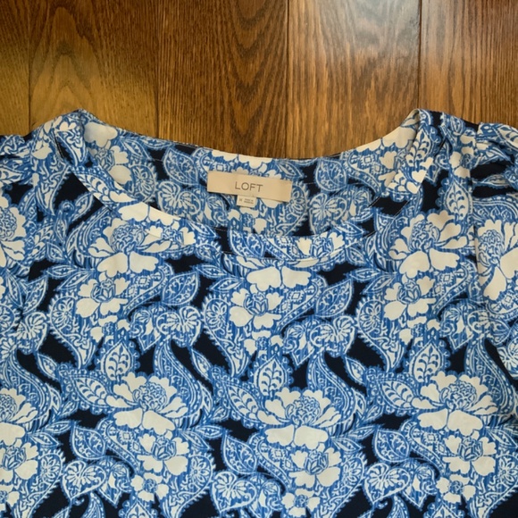 LOFT Floral Short Sleeve Tee. Size M. - Picture 2 of 9